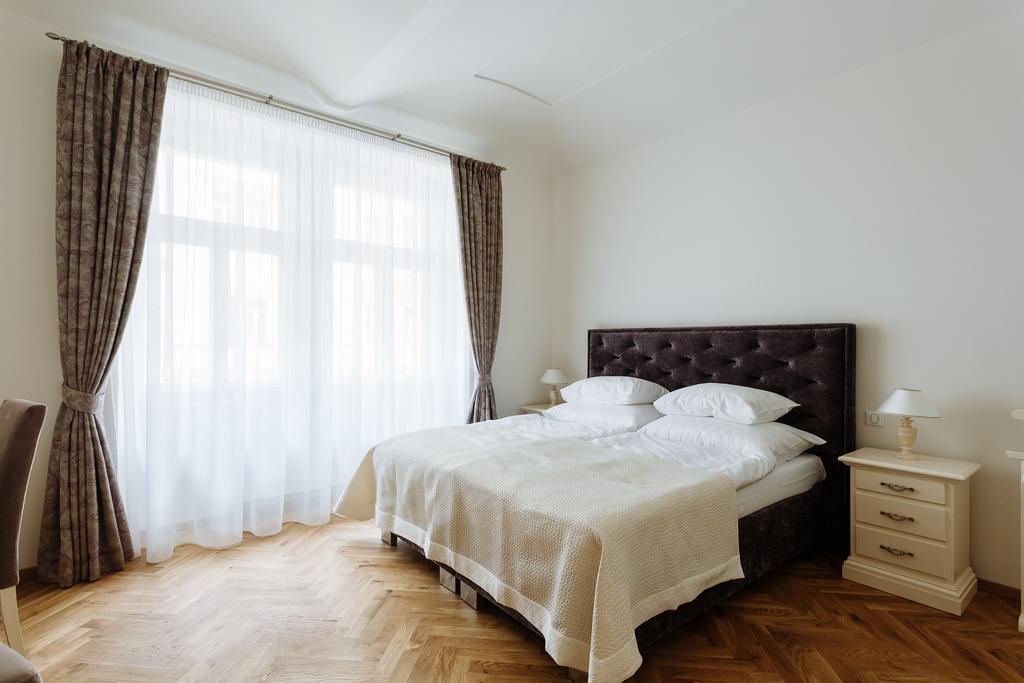 High Heaven * Praga